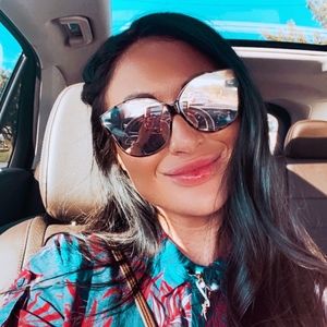 Meet your Posher, Crystal